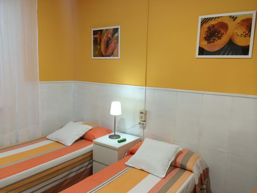 Hostal Valls Barcelona Exterior foto